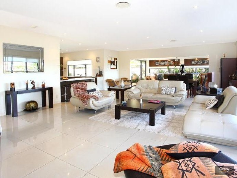 6029 Vista Drive, Benowa QLD 4217