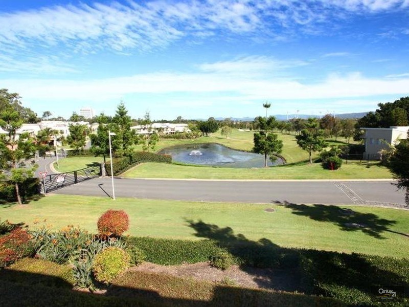 6029 Vista Drive, Benowa QLD 4217