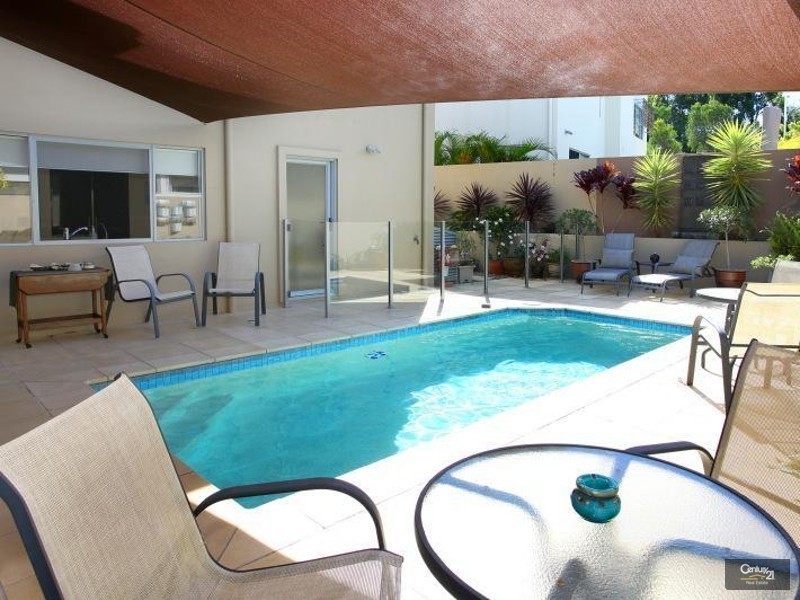 6029 Vista Drive, Benowa QLD 4217