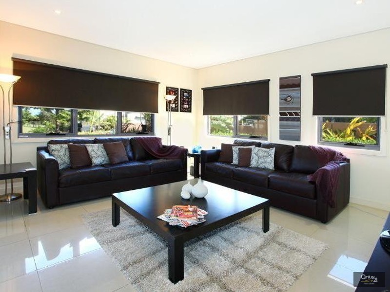 6029 Vista Drive, Benowa QLD 4217