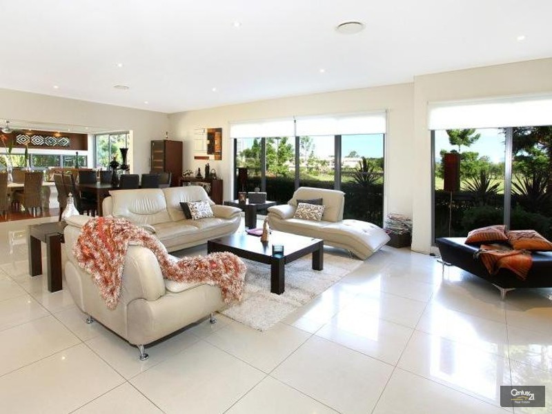 6029 Vista Drive, Benowa QLD 4217