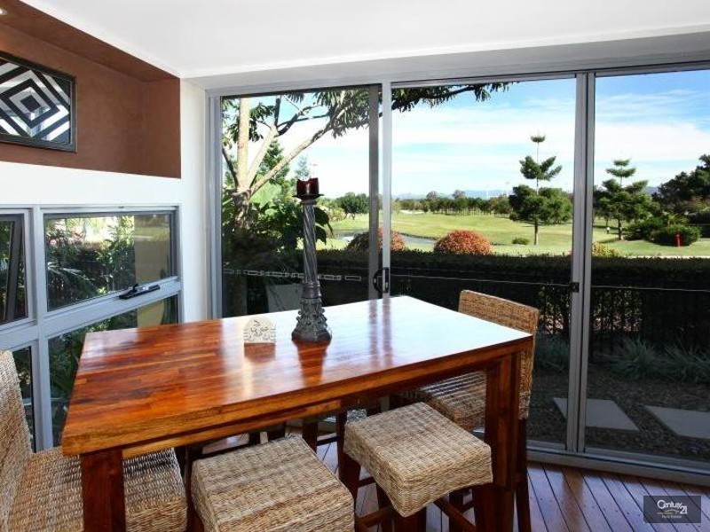 6029 Vista Drive, Benowa QLD 4217