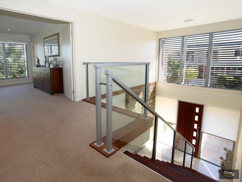 6029 Vista Drive, Benowa QLD 4217