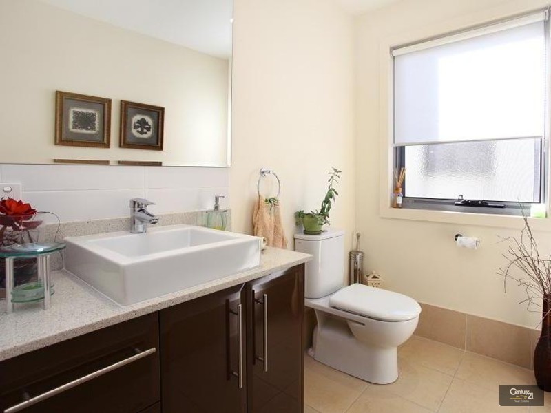 6029 Vista Drive, Benowa QLD 4217