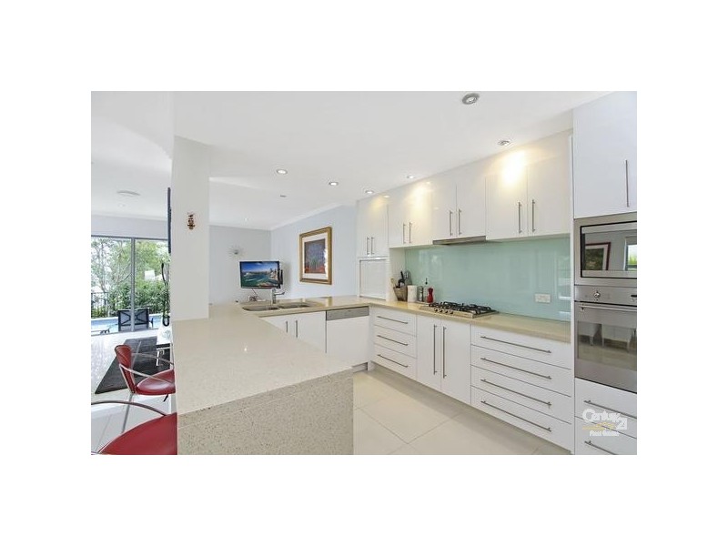 6020A Vista Drive, Benowa QLD 4217