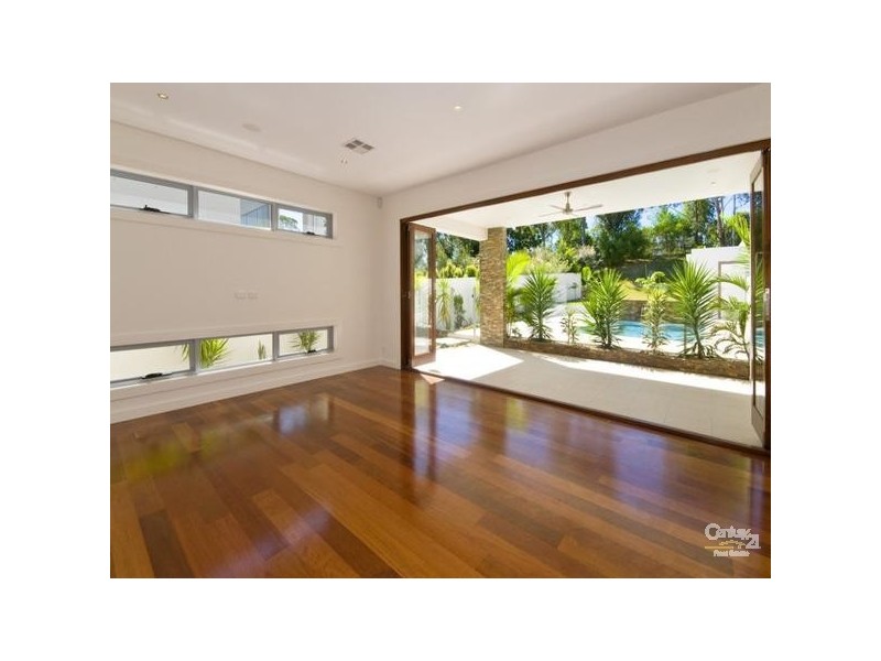 8010a Vista Drive, Benowa QLD 4217