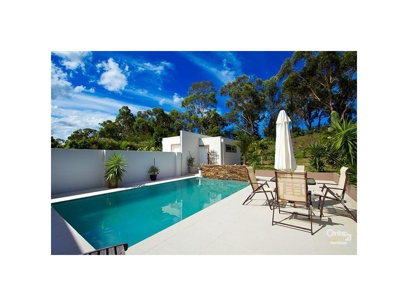 8010a Vista Drive, Benowa QLD 4217