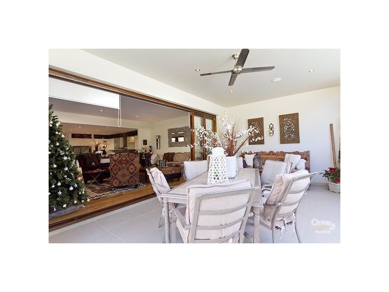 8010a Vista Drive, Benowa QLD 4217