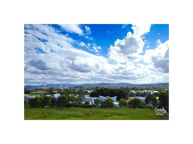 8010a Vista Drive, Benowa QLD 4217