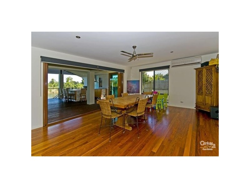 22 Kawana Cr, Ashmore QLD 4214