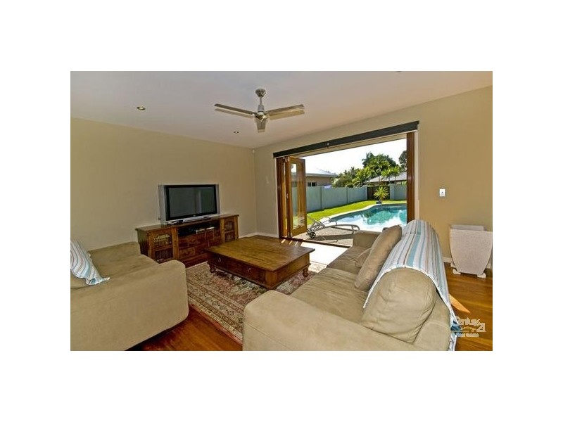 22 Kawana Cr, Ashmore QLD 4214