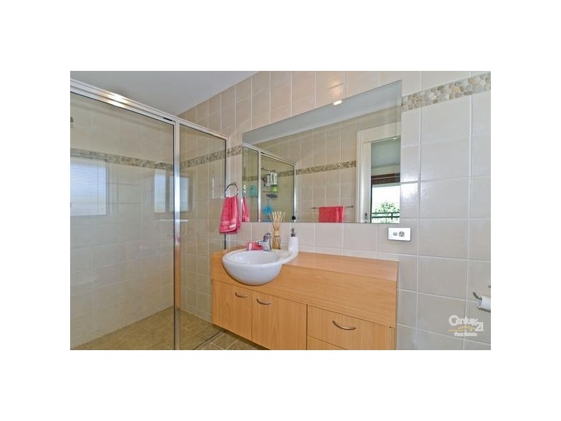 22 Kawana Cr, Ashmore QLD 4214