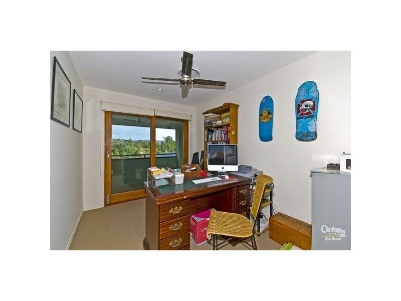 22 Kawana Cr, Ashmore QLD 4214