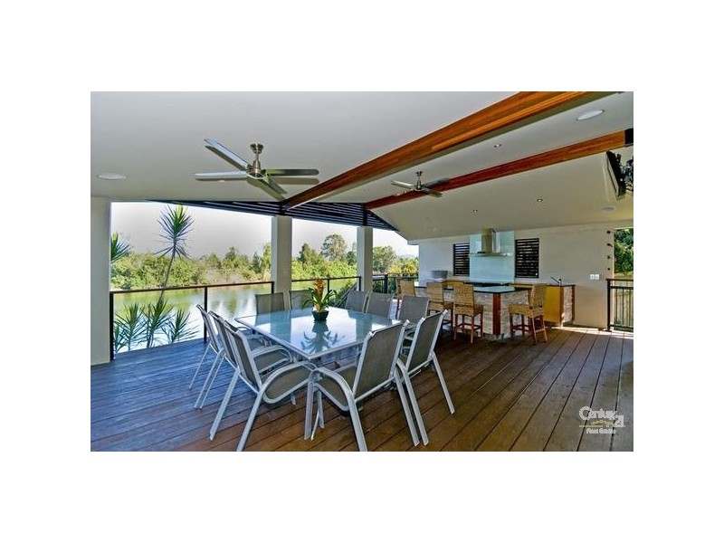 22 Kawana Cr, Ashmore QLD 4214