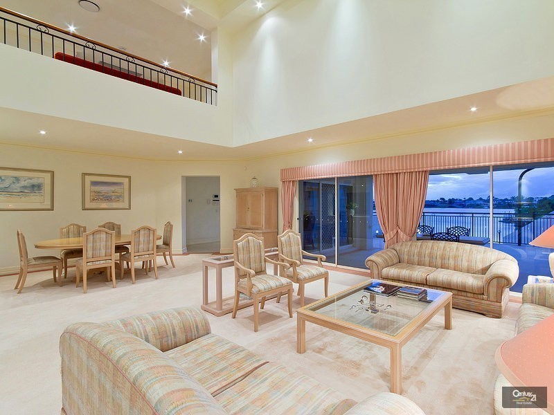 15 Clear Water Bay, Clear Island Waters QLD 4226
