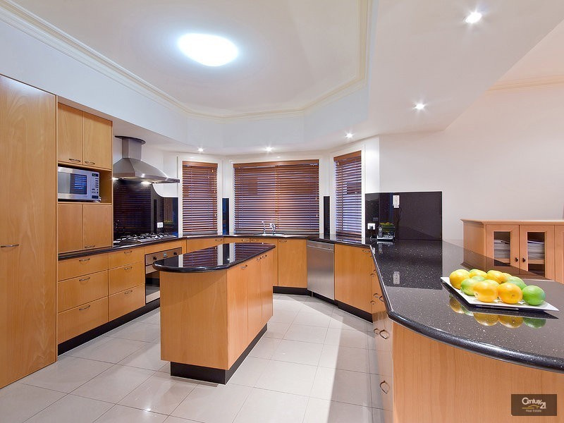 15 Clear Water Bay, Clear Island Waters QLD 4226