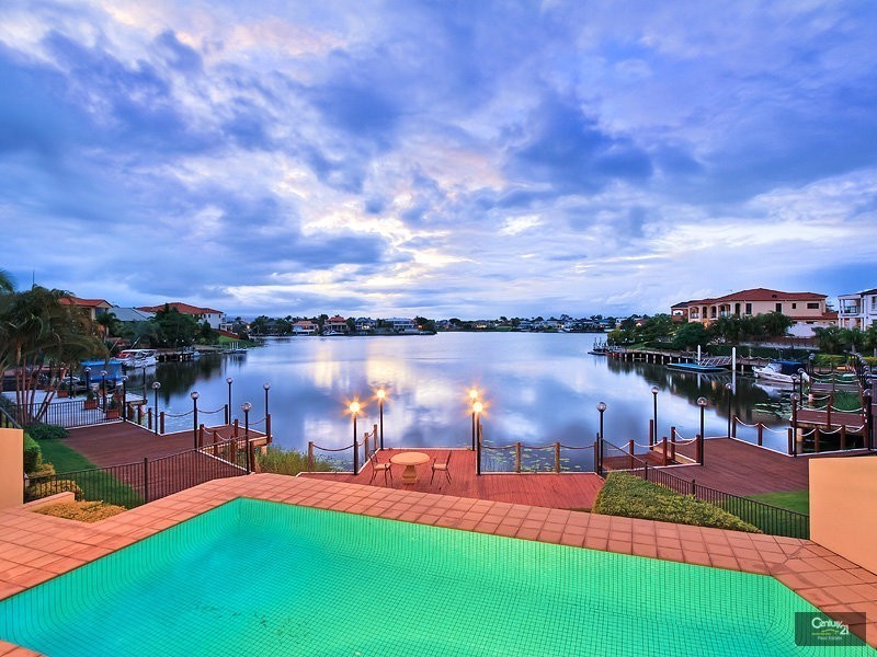 15 Clear Water Bay, Clear Island Waters QLD 4226