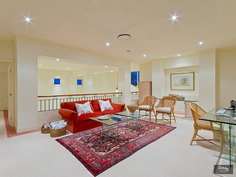 15 Clear Water Bay, Clear Island Waters QLD 4226