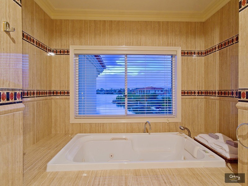 15 Clear Water Bay, Clear Island Waters QLD 4226