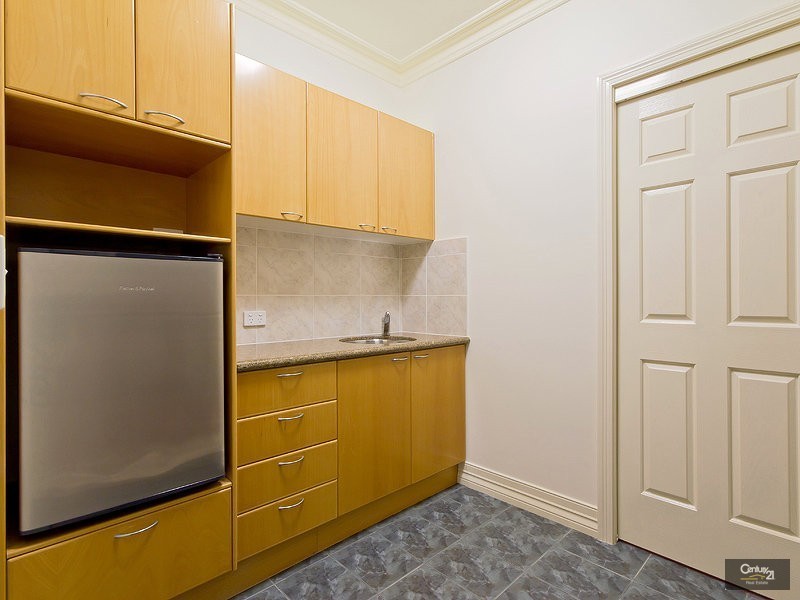 15 Clear Water Bay, Clear Island Waters QLD 4226