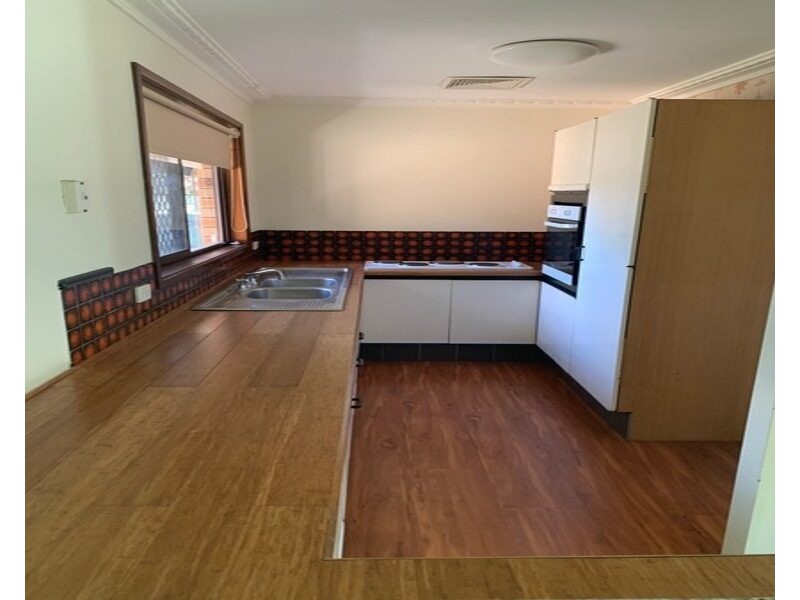 13 Mara Crt, Ashmore QLD 4214