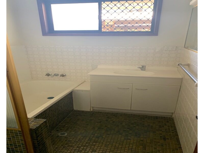 13 Mara Crt, Ashmore QLD 4214