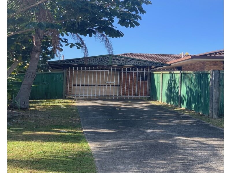 13 Mara Crt, Ashmore QLD 4214