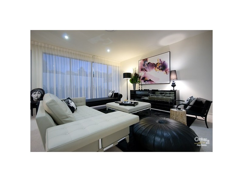 10010 The Boulevarde, Benowa QLD 4217