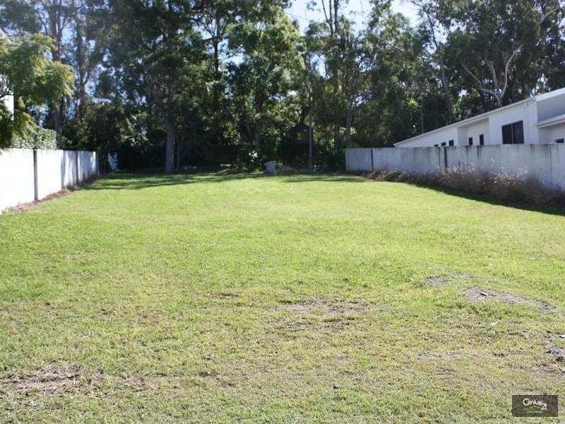 6012 The Boulevarde, Benowa QLD 4217