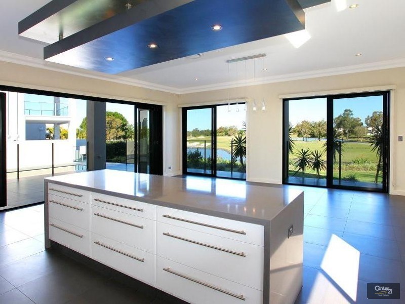 2017 The Boulevarde, Benowa QLD 4217