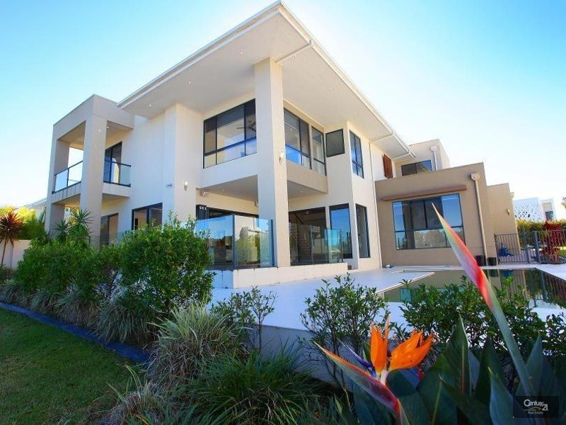 2017 The Boulevarde, Benowa QLD 4217