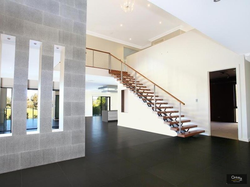 2017 The Boulevarde, Benowa QLD 4217