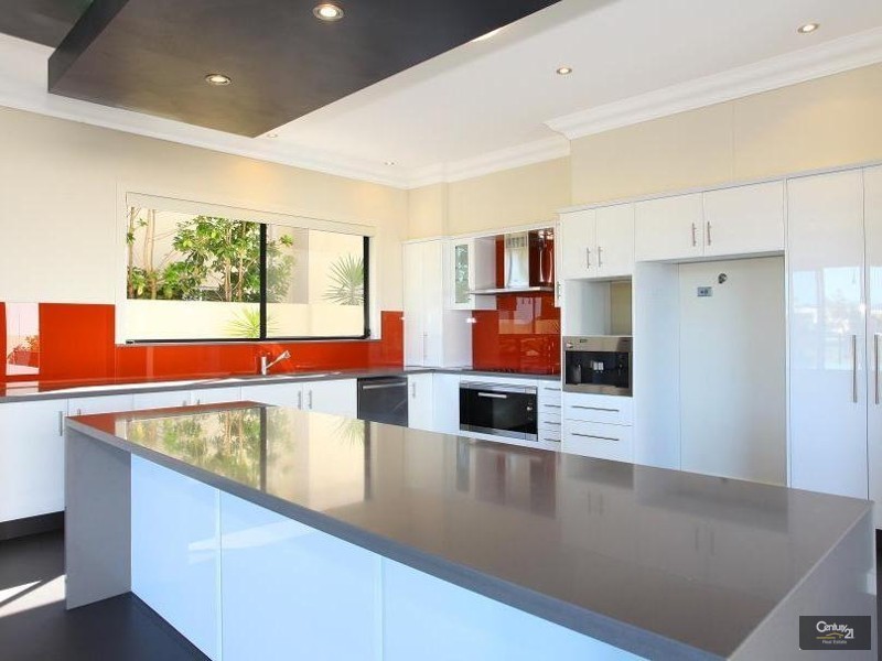 2017 The Boulevarde, Benowa QLD 4217
