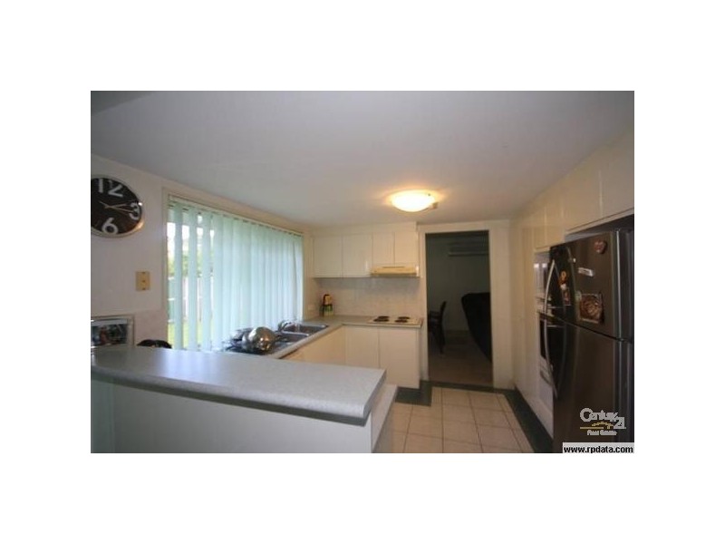 27 Royal Crt, Ashmore QLD 4214