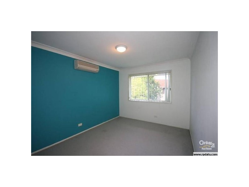 27 Royal Crt, Ashmore QLD 4214