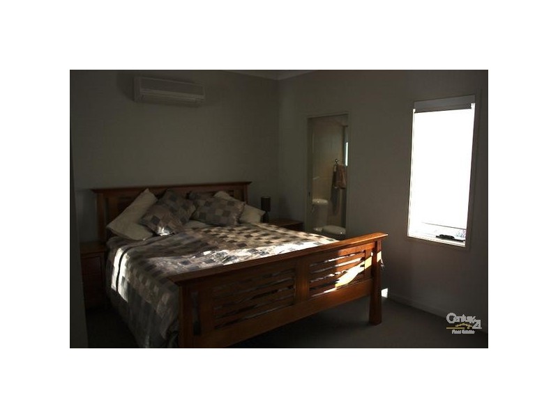 109 Heeb Street, Benowa QLD 4217