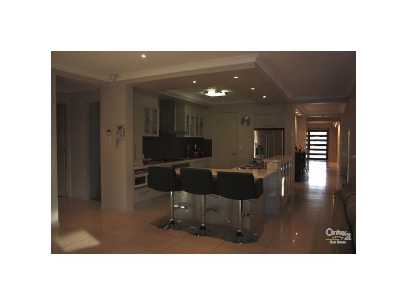 109 Heeb Street, Benowa QLD 4217