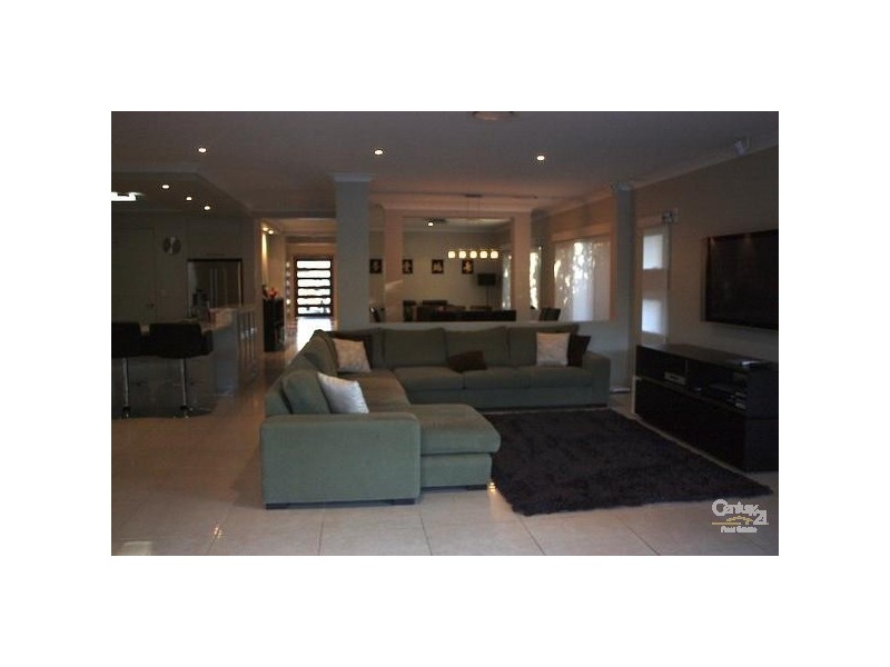 109 Heeb Street, Benowa QLD 4217