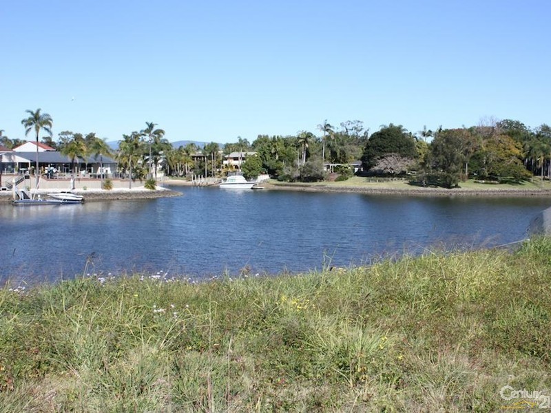 123 Sir Bruce Small Boulevard, Benowa QLD 4217