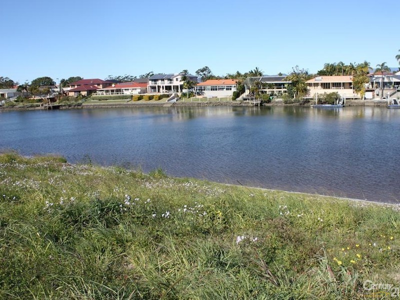 123 Sir Bruce Small Boulevard, Benowa QLD 4217