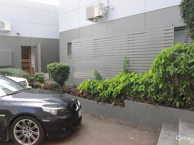 183 Currumburra Road, Ashmore QLD 4214