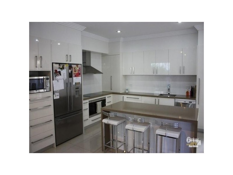 1013 Lakeview Tce, Benowa QLD 4217