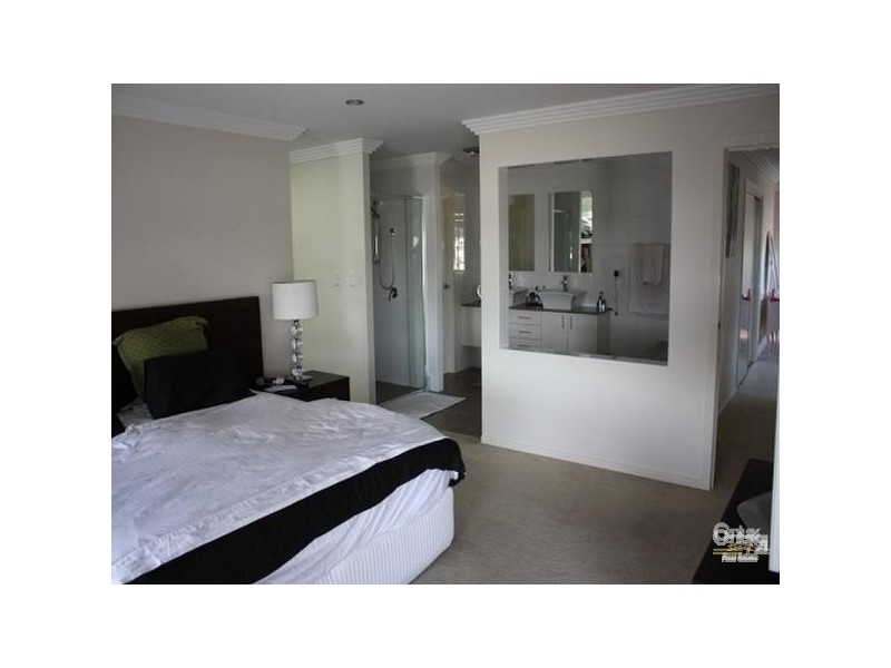 1013 Lakeview Tce, Benowa QLD 4217