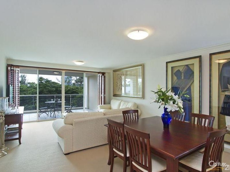 4151 Archer Hill, Benowa QLD 4217