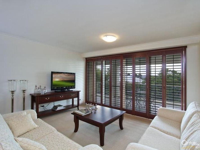 4151 Archer Hill, Benowa QLD 4217