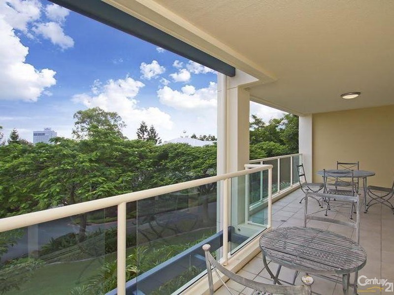 4151 Archer Hill, Benowa QLD 4217