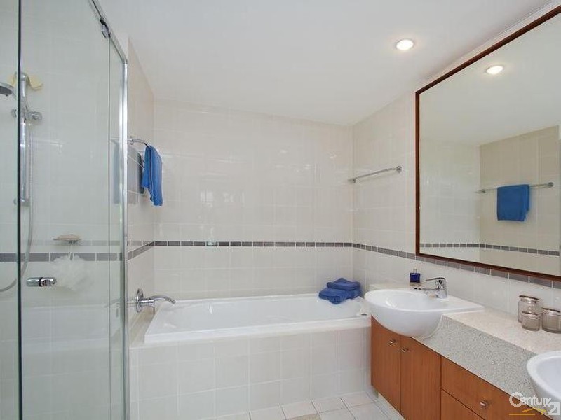 4151 Archer Hill, Benowa QLD 4217