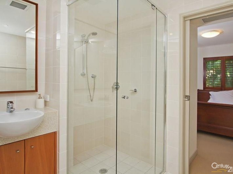 4151 Archer Hill, Benowa QLD 4217