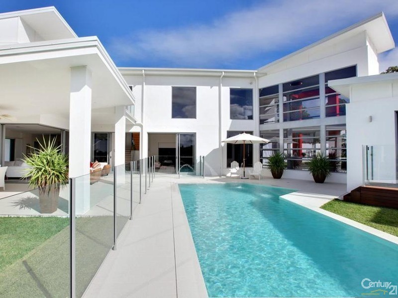 5003 Riverwood Grove, Benowa QLD 4217