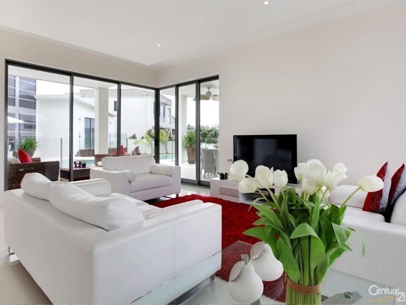 5003 Riverwood Grove, Benowa QLD 4217